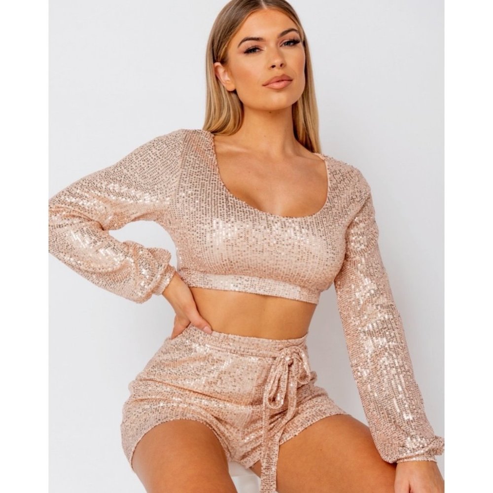 Sequins Long Sleeve Crop Top and High Waist Shorts Two Piece Set - Picture 7 of 8